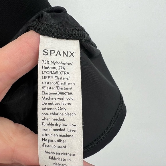 Spanx Go Lightly Cropped Tank in Black Size XL - Picture 9 of 10